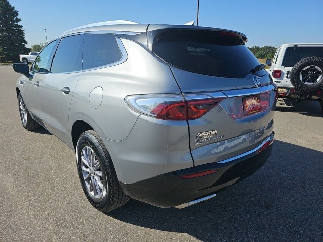 Used 2024 Buick Enclave Premium image 2