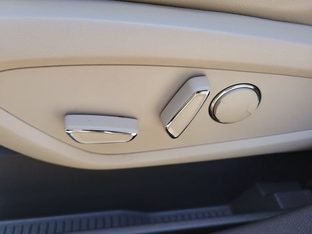 Used 2018 Lincoln MKX Premiere FWD image 12