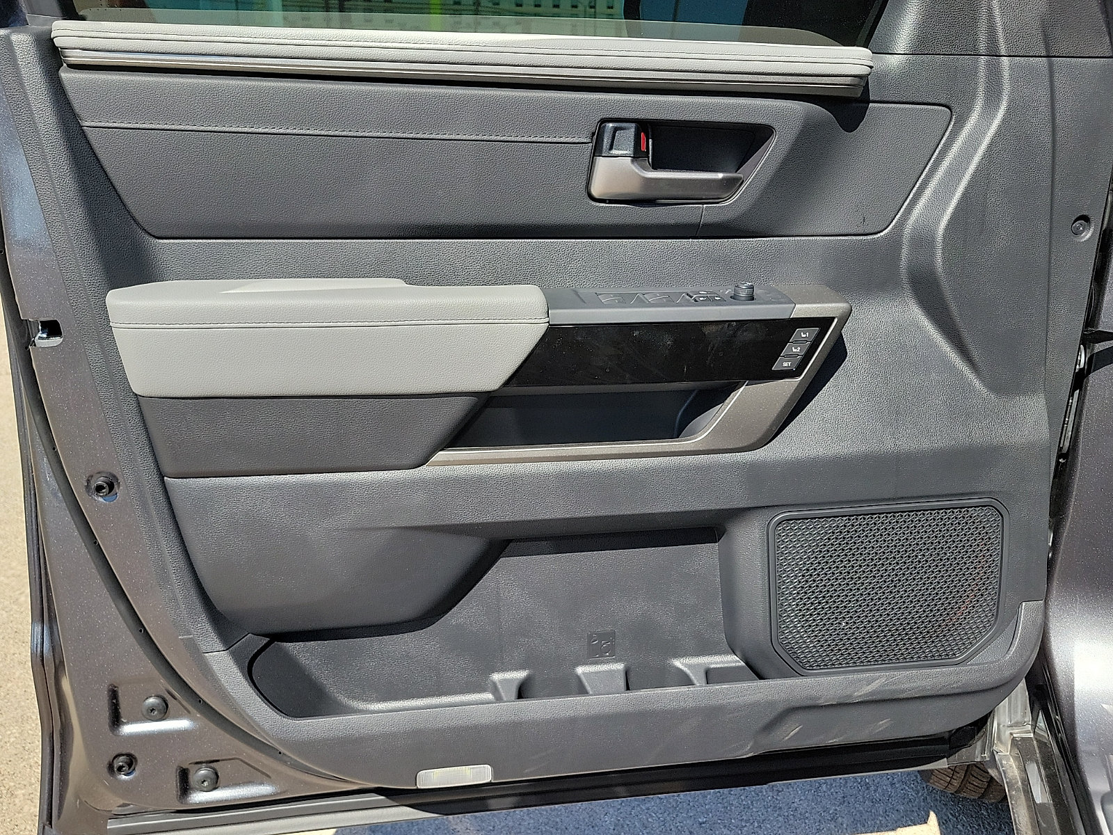 New 2026 Toyota Tundra Limited AWD/4WD image 11