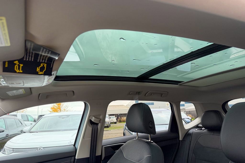 New 2026 Volkswagen Taos SE image 20