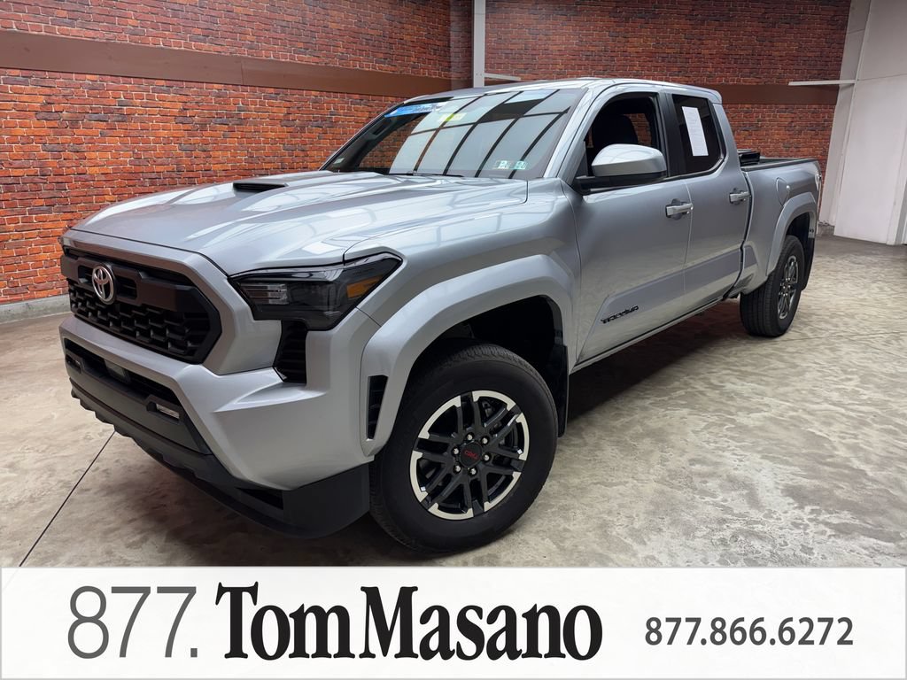Used 2025 Toyota Tacoma TRD Sport AWD/4WD image 1