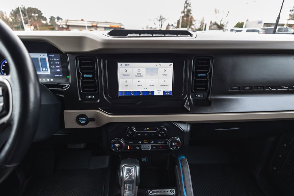 Used 2021 Ford Bronco Wildtrak image 32