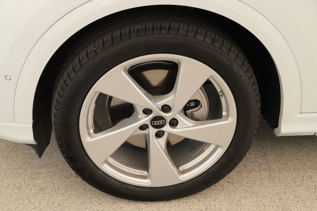 Certified 2025 Audi Q5 Prestige AWD/4WD image 40