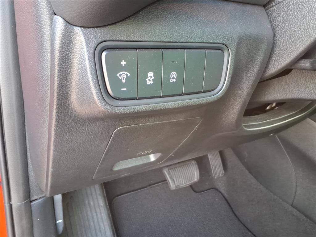 Used 2025 Kia Soul LX w/ LX Technology Package FWD image 20