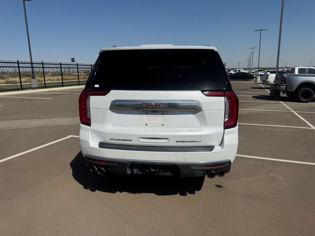 Used 2023 GMC Yukon XL Denali AWD/4WD image 10