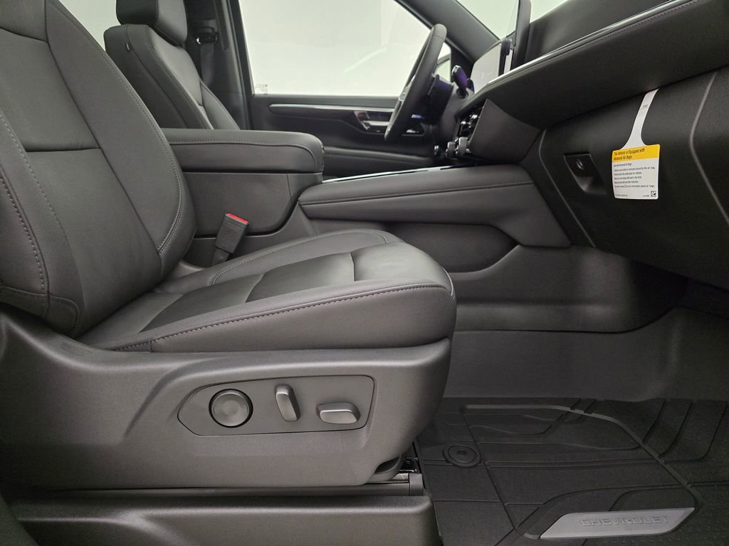 New 2025 Chevrolet Suburban Z71 w/ Z71 Off-Road Package image 36