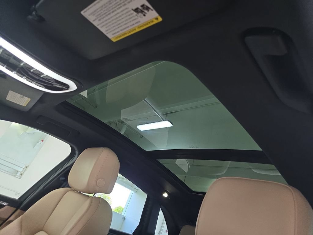 Certified 2021 Porsche Macan S AWD/4WD image 20