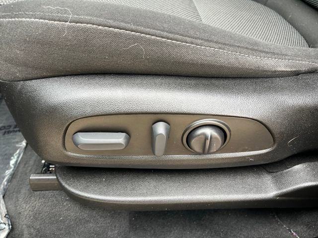 Used 2022 Chevrolet Traverse LT image 13