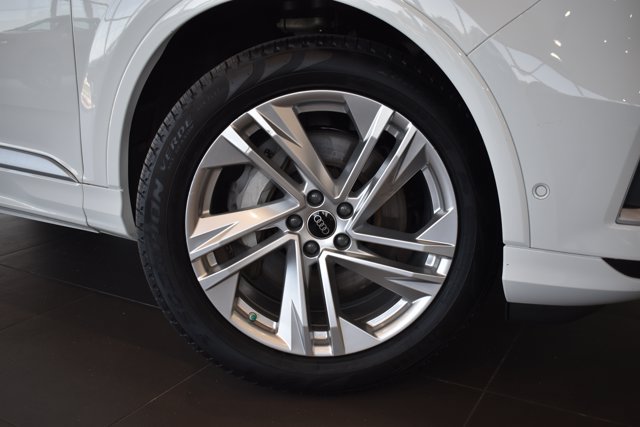 Used 2023 Audi Q7 3.0T Premium Plus AWD/4WD image 2