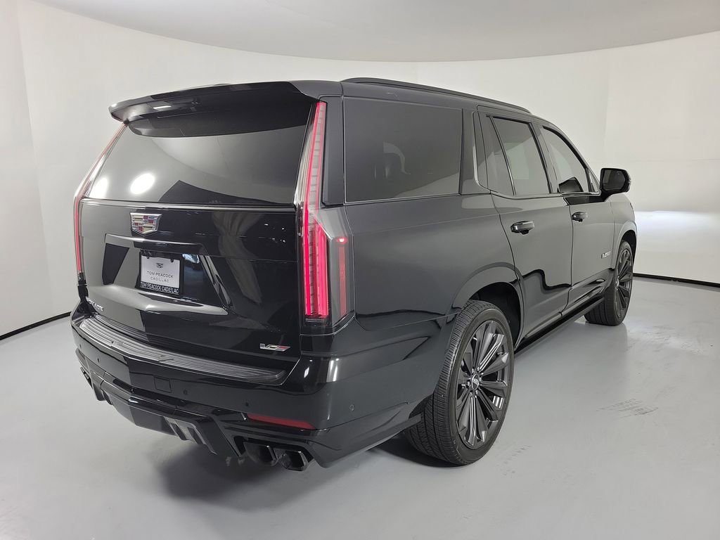 Certified 2025 Cadillac Escalade V w/ LPO, Floor Liner Package image 4