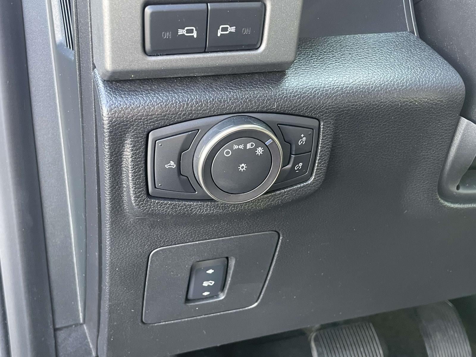 Used 2018 Ford F150 Raptor w/ Equipment Group 802A Luxury AWD/4WD image 20