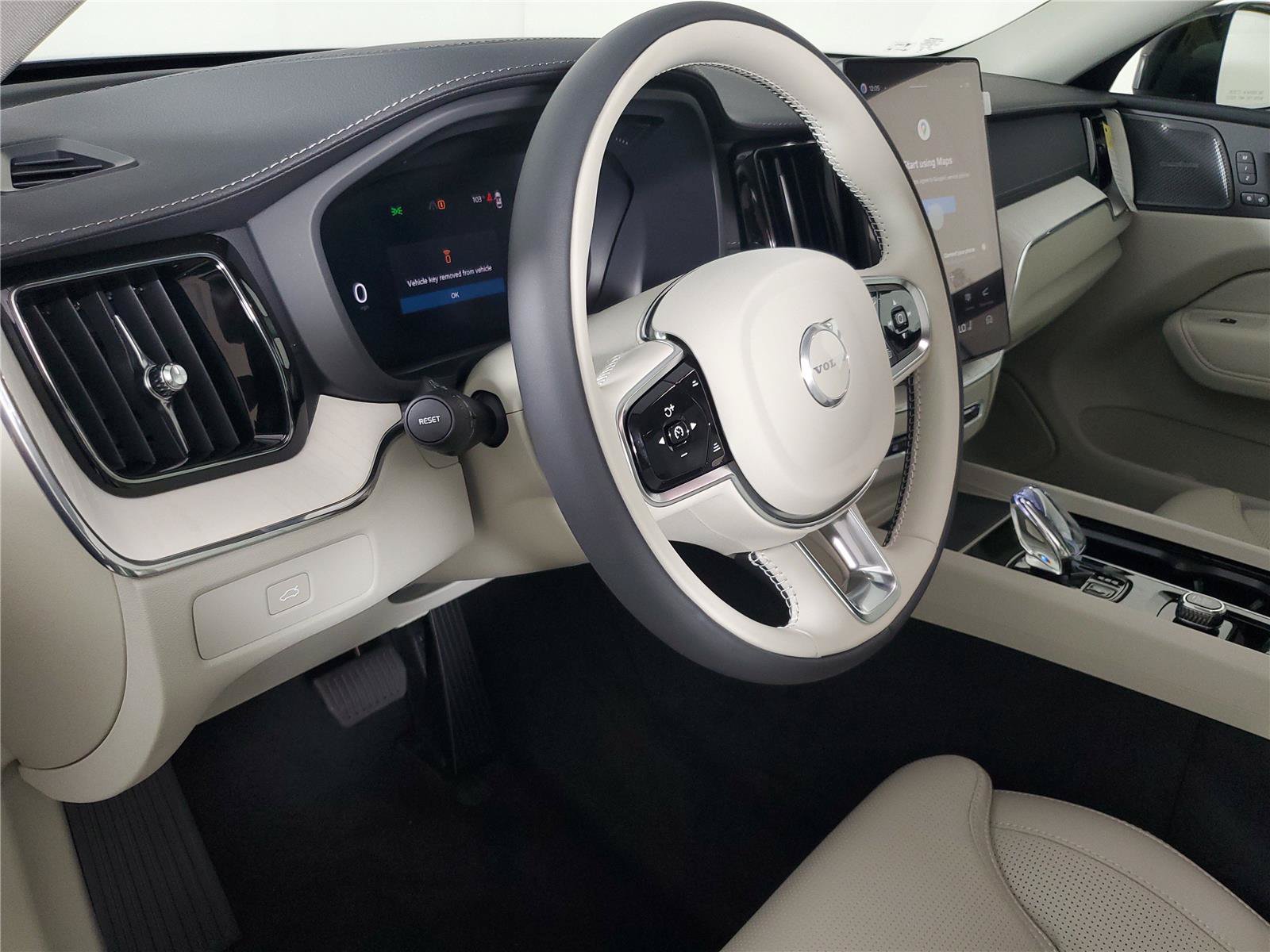 New 2026 Volvo XC60 B5 Ultra w/ Protection Package Premier AWD/4WD image 24