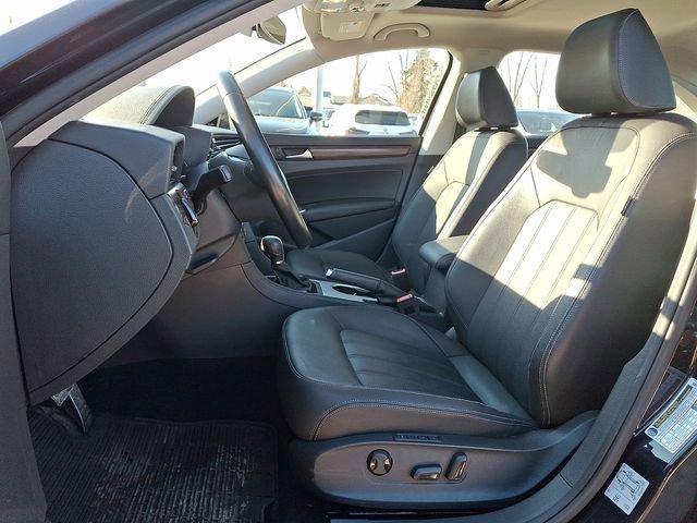 Used 2020 Volkswagen Passat 2.0T SEL image 16