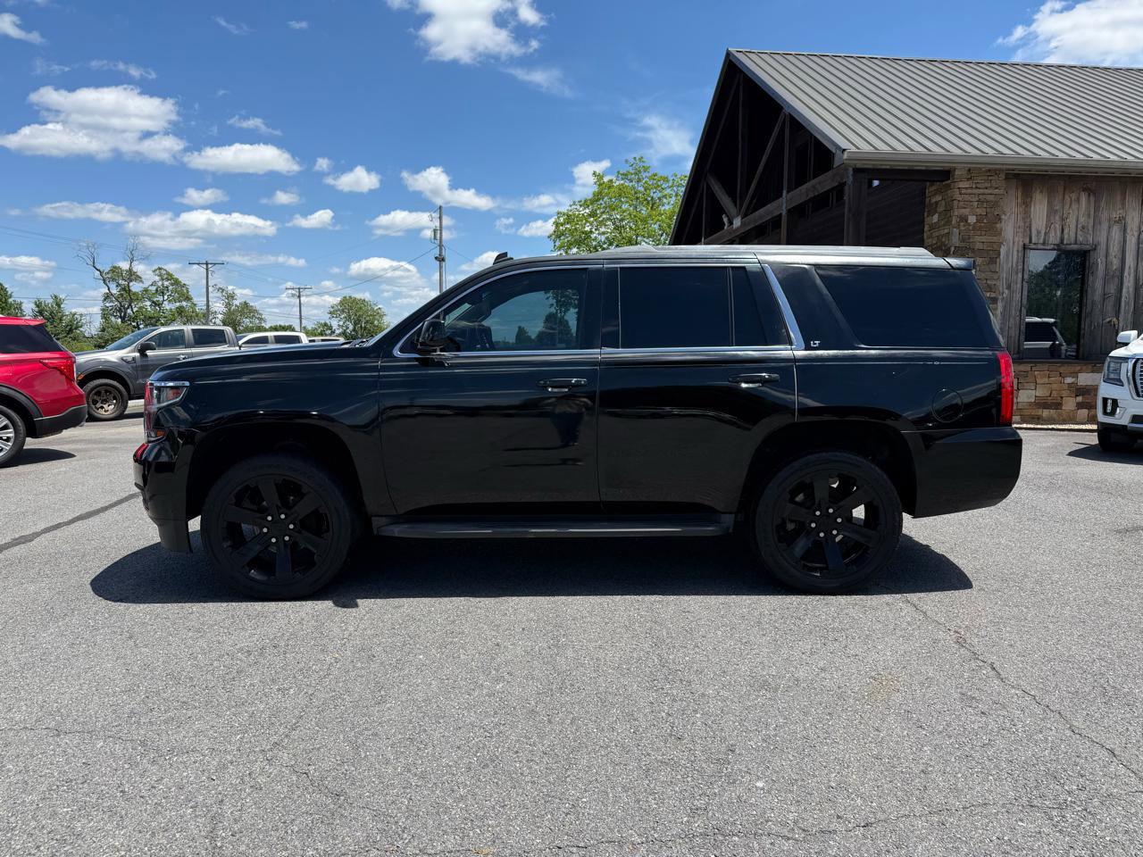 Used 2015 Chevrolet Tahoe LT w/ Luxury Package RWD image 3