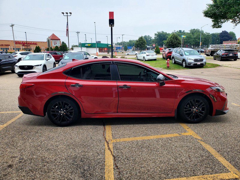 Used 2025 Toyota Camry SE FWD image 4