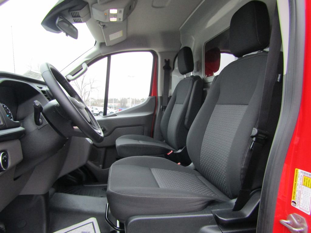 Used 2024 Ford E-Transit Low Roof RWD image 17