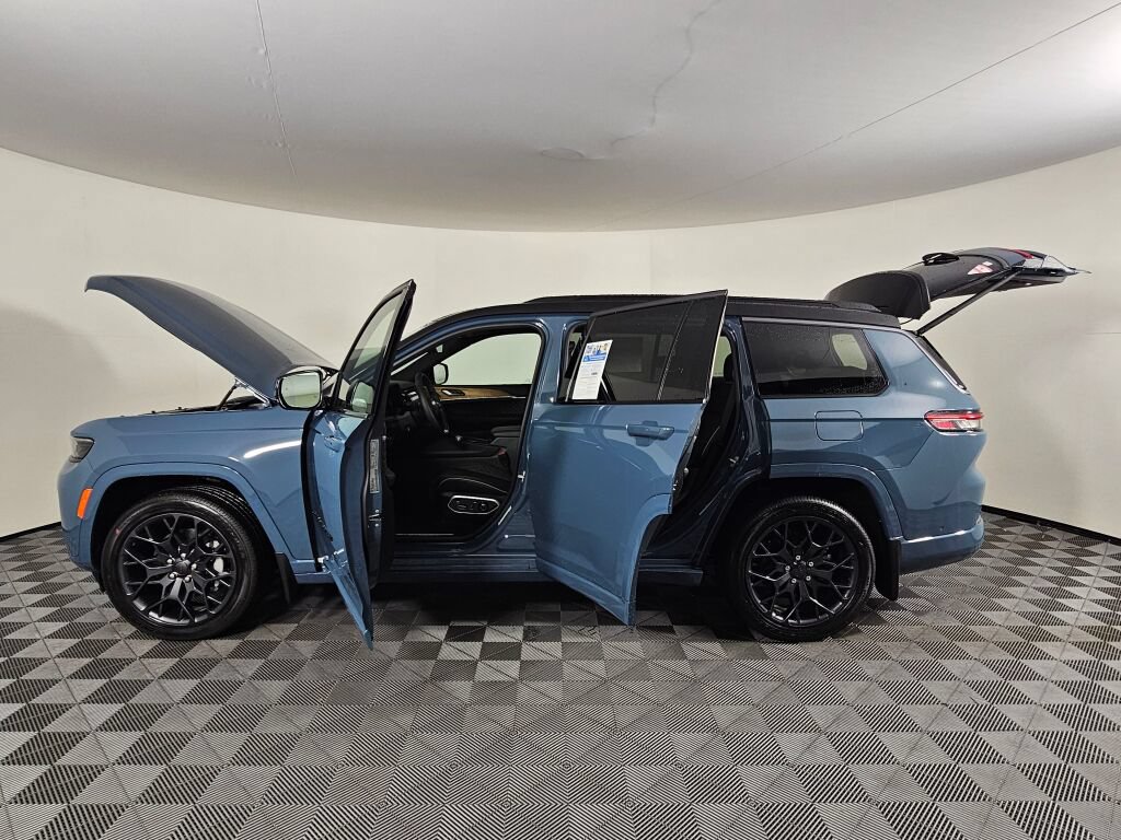 New 2026 Jeep Grand Cherokee L Summit AWD/4WD image 17