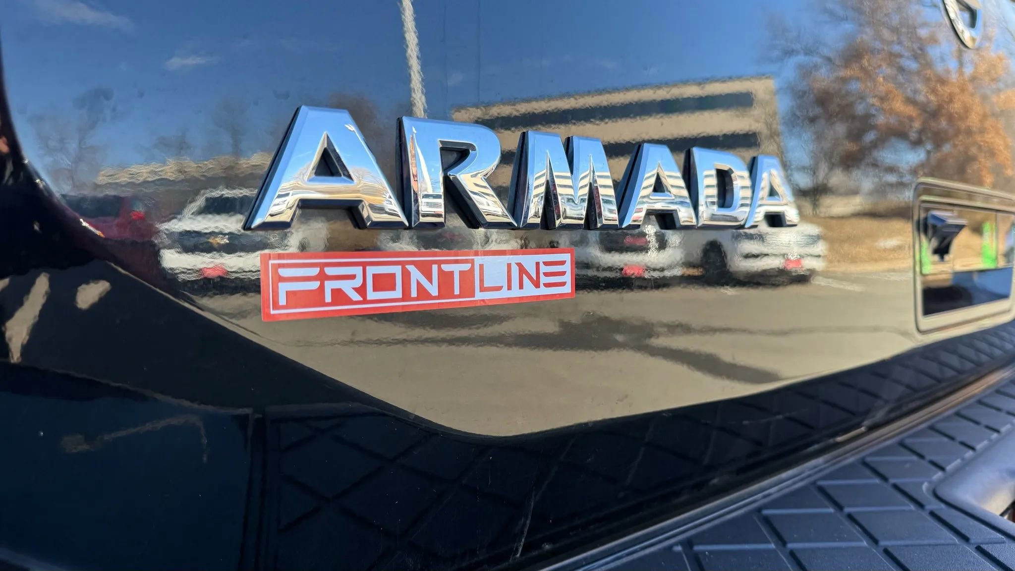 Used 2015 Nissan Armada Platinum w/ 2nd Row Captain Seat Package image 39