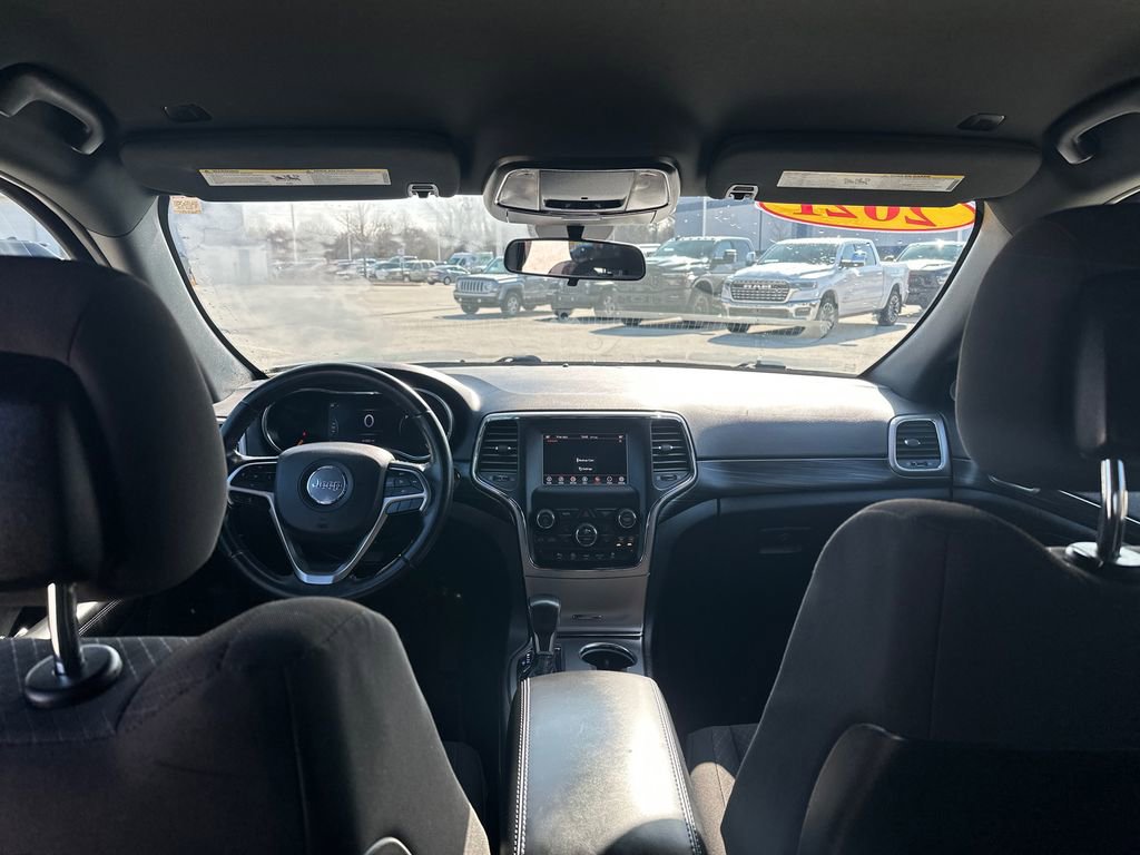 Used 2021 Jeep Grand Cherokee Laredo image 32