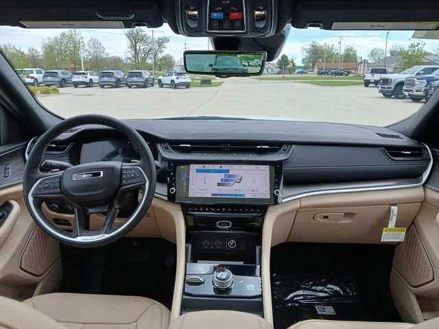 New 2026 Jeep Grand Cherokee L Limited AWD/4WD image 32