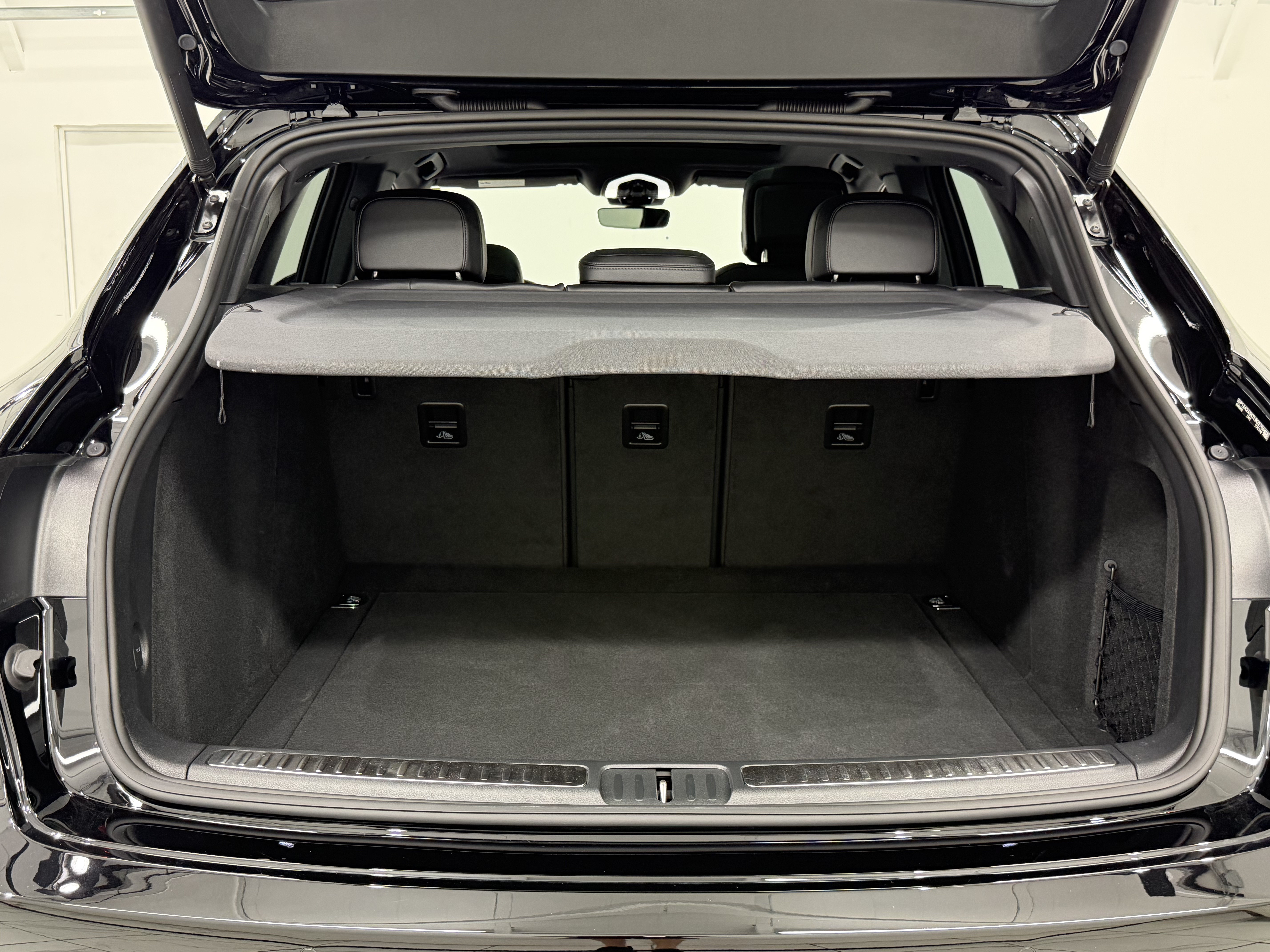 Certified 2026 Porsche Macan AWD/4WD image 59