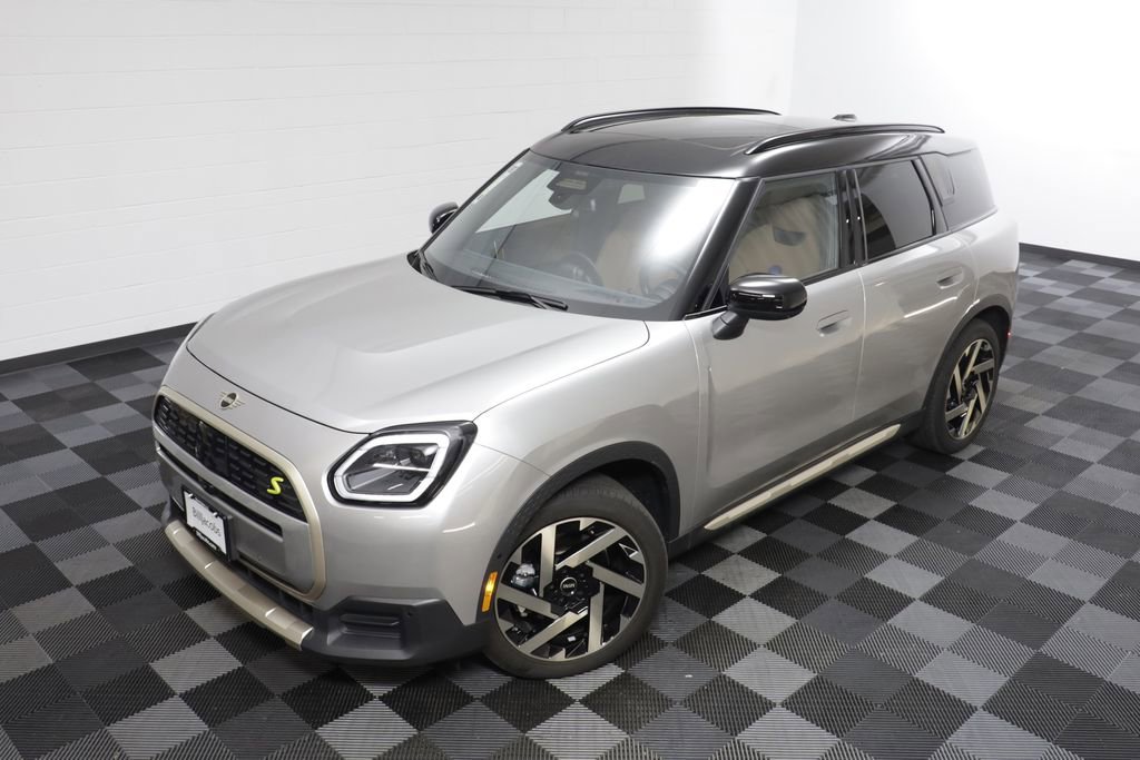Used 2025 MINI Cooper Countryman SE w/ Comfort Package Max AWD/4WD image 2