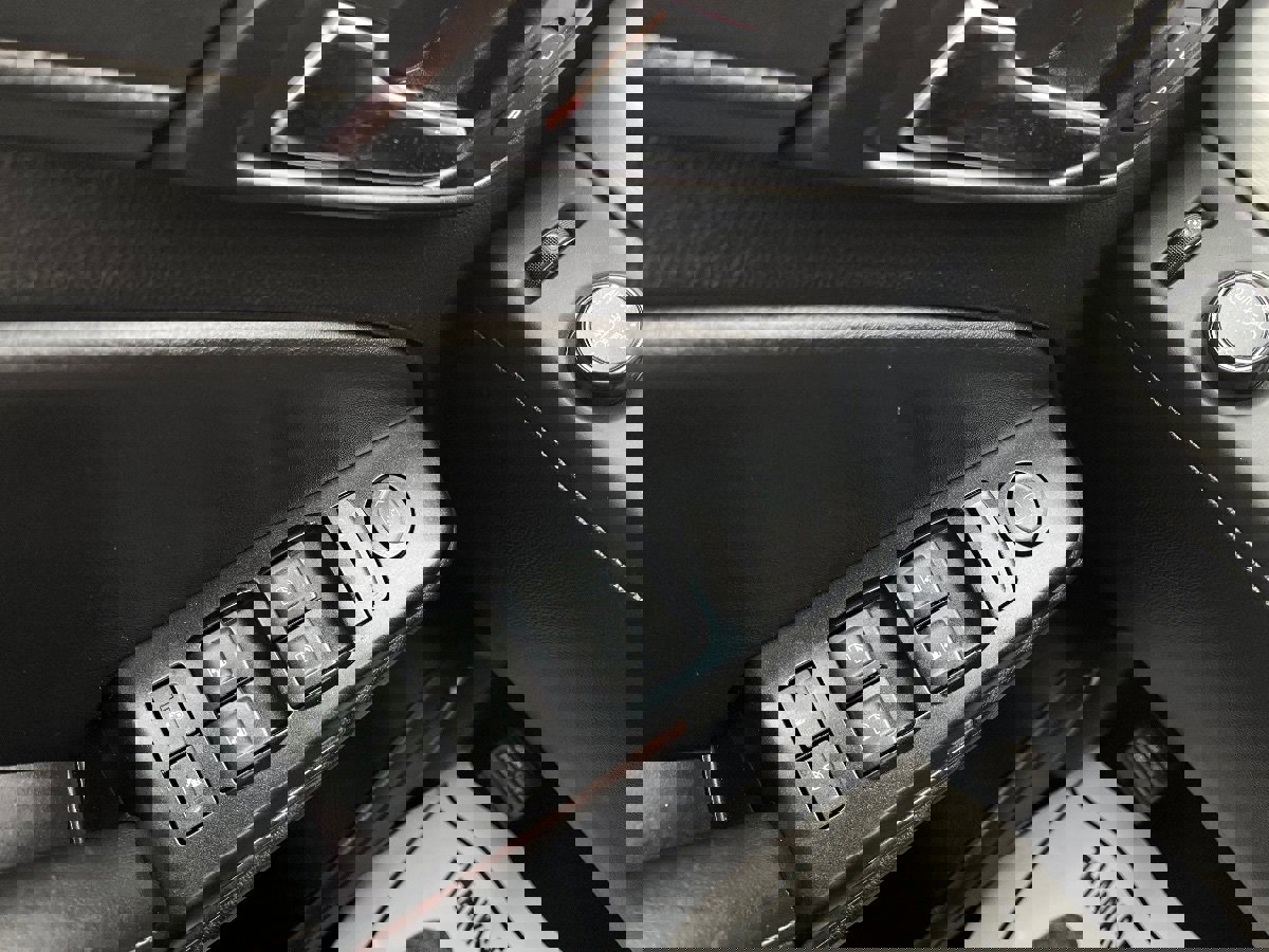 Used 2019 GMC Yukon XL SLE w/ SLE Value Package image 22