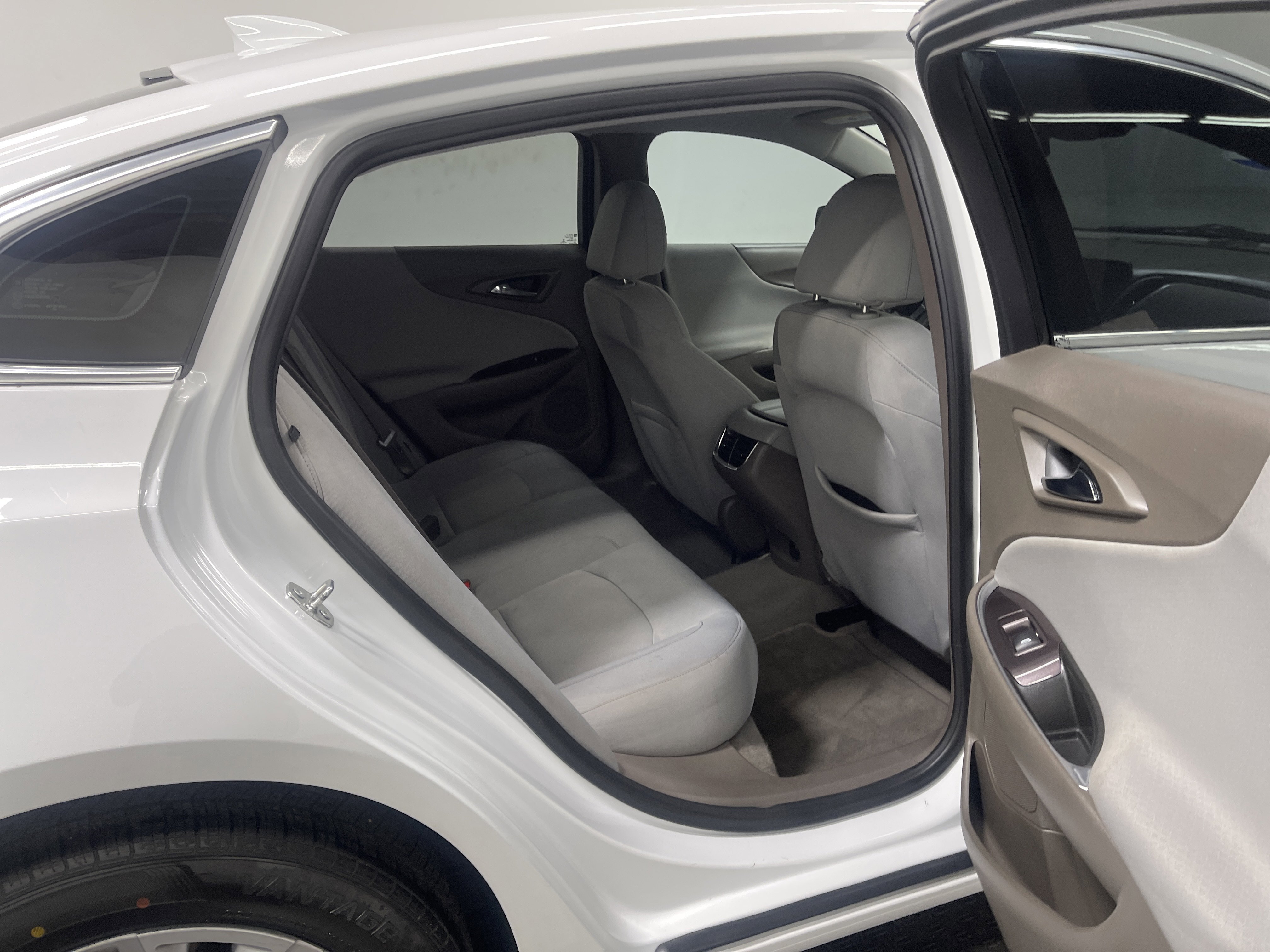 Used 2021 Chevrolet Malibu LT image 19