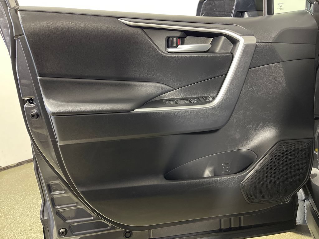 Certified 2025 Toyota RAV4 XLE FWD image 17
