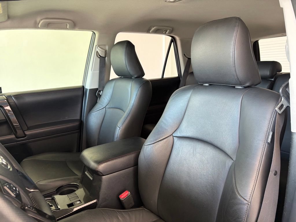 Used 2018 Toyota 4Runner TRD Off-Road AWD/4WD image 28