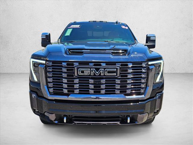 Used 2024 GMC Sierra 3500 Denali Ultimate AWD/4WD image 2