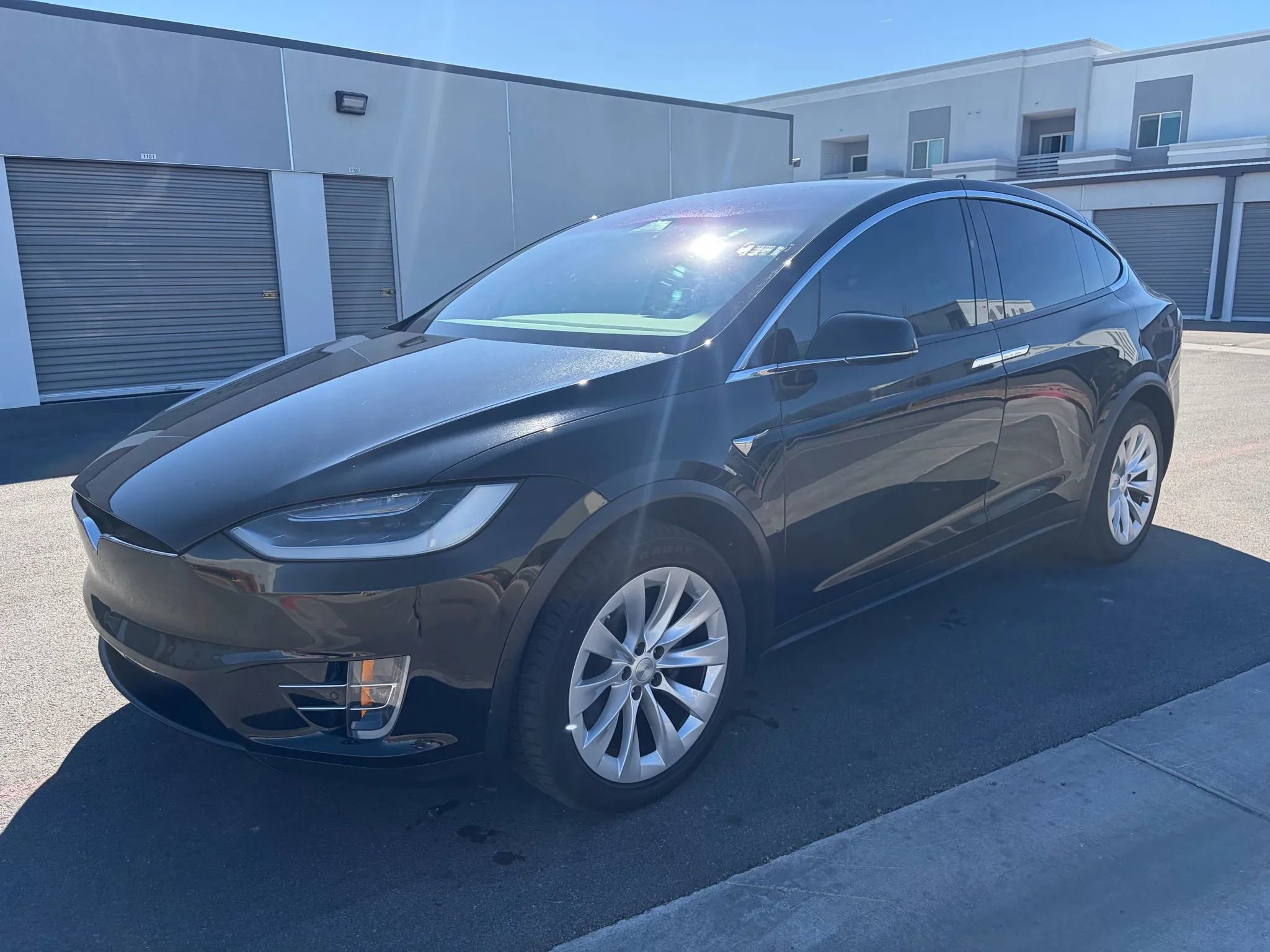 Used 2019 Tesla Model X 75D image 2