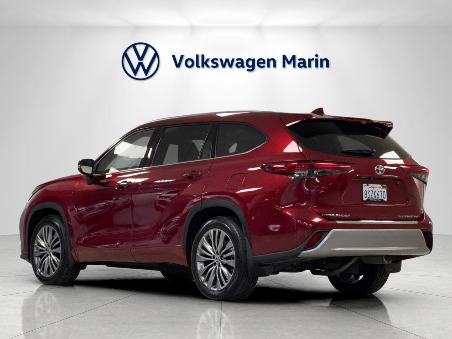 Used 2020 Toyota Highlander Platinum AWD/4WD image 3