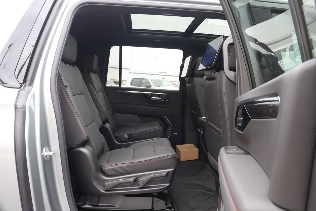 New 2026 Chevrolet Suburban RST w/ Advanced Technology Package AWD/4WD image 44