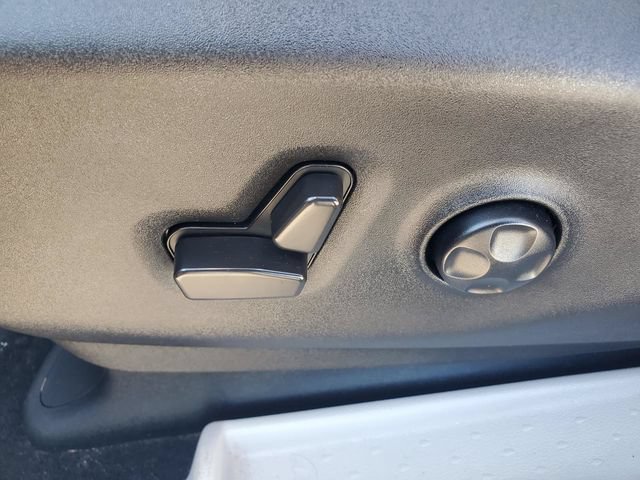 Used 2021 Chrysler Pacifica Touring w/ Cold Weather Group FWD image 12