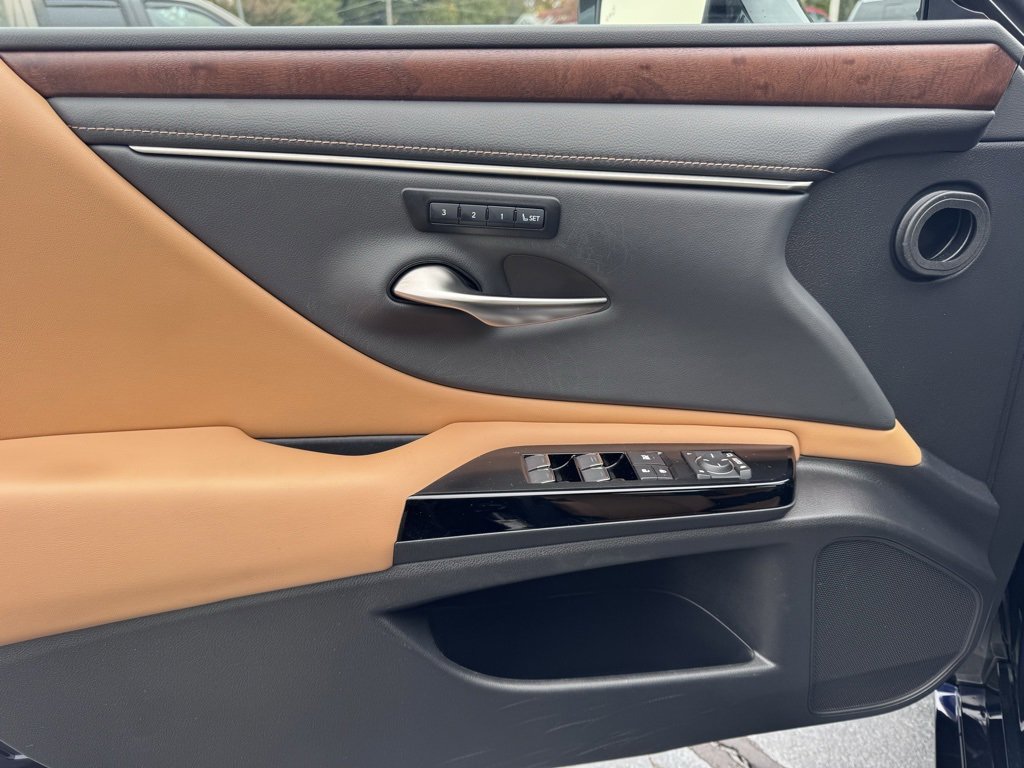 Used 2022 Lexus ES 350 w/ Premium Package image 21