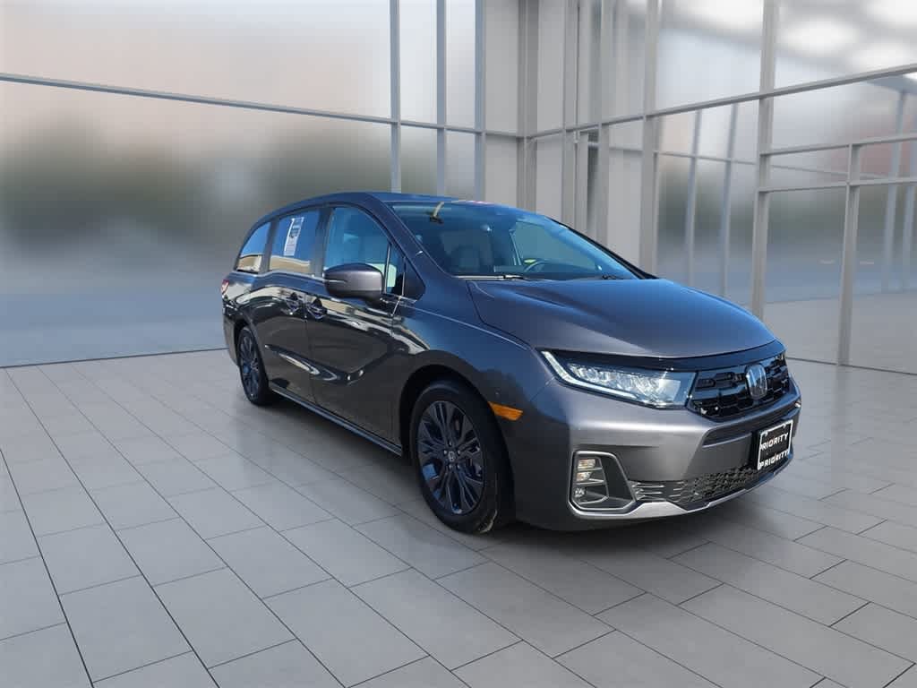 Certified 2026 Honda Odyssey Touring image 3