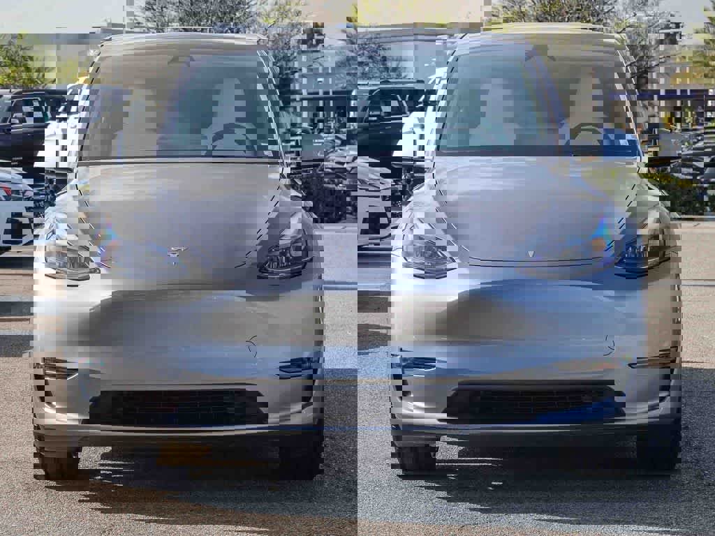 Used 2024 Tesla Model Y Performance image 2