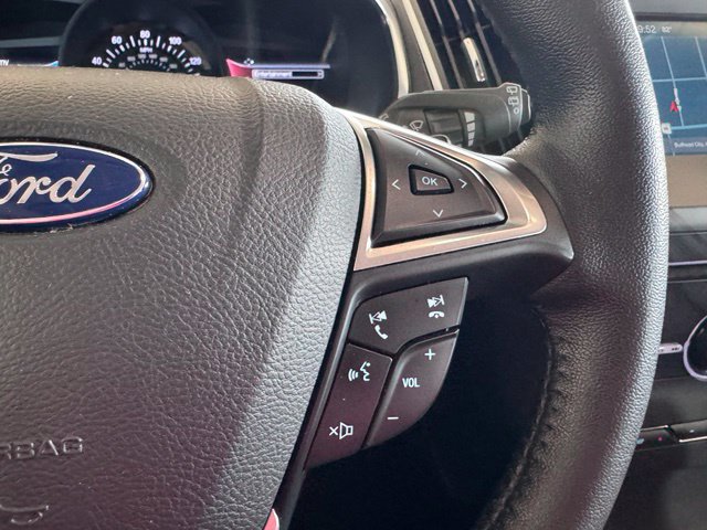 Used 2016 Ford Edge Titanium FWD image 17