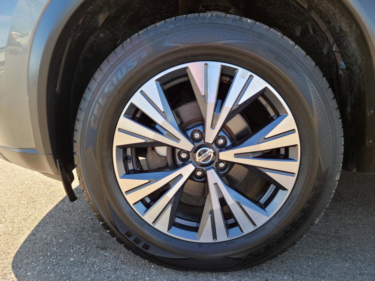 Used 2021 Nissan Rogue SV AWD/4WD image 17