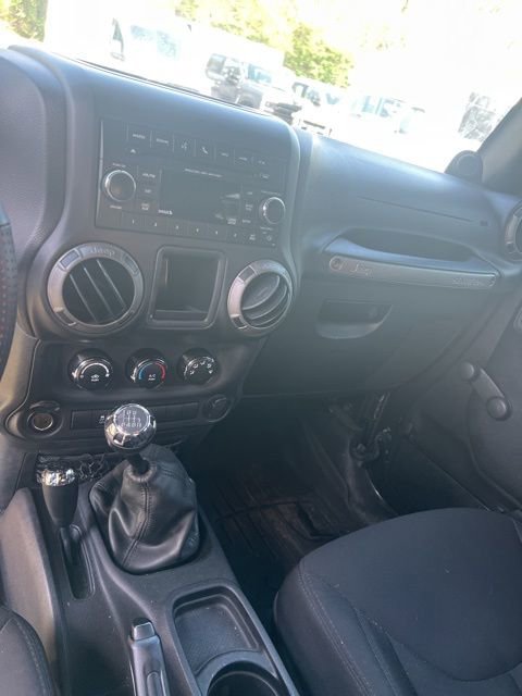 Used 2014 Jeep Wrangler Unlimited Sport image 5