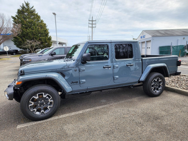New 2026 Jeep Gladiator Sahara image 9