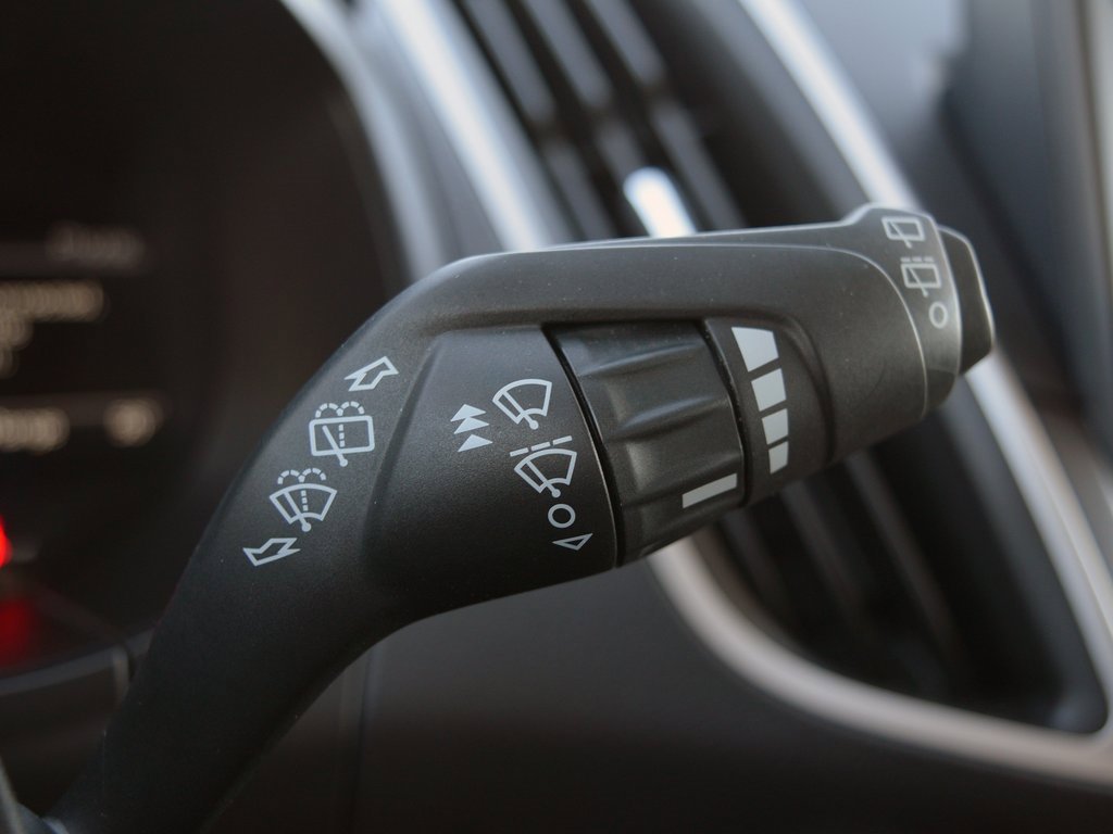 Used 2023 Ford Edge SEL image 15