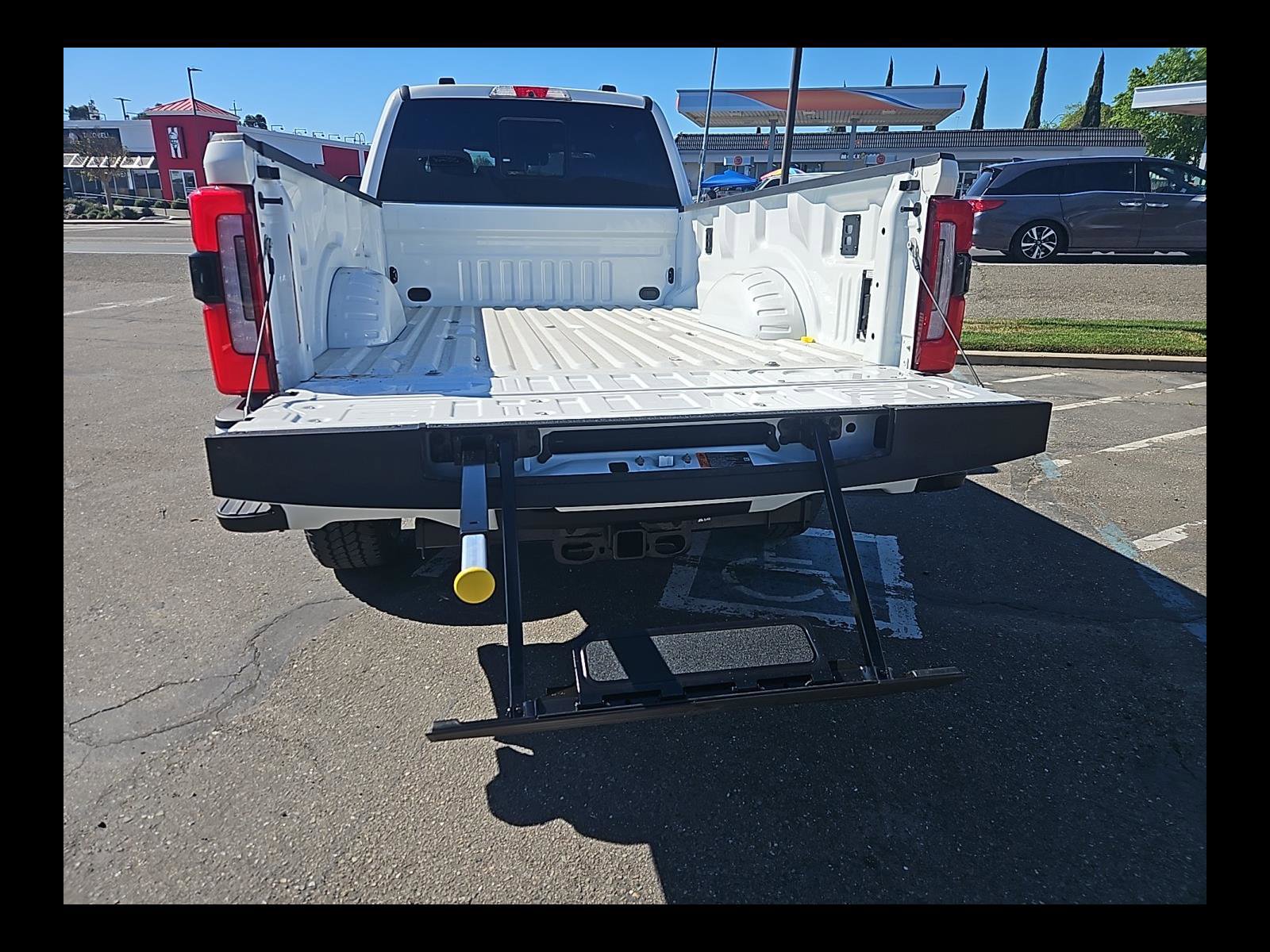 New 2026 Ford F250 Platinum w/ FX4 Off-Road Package image 15