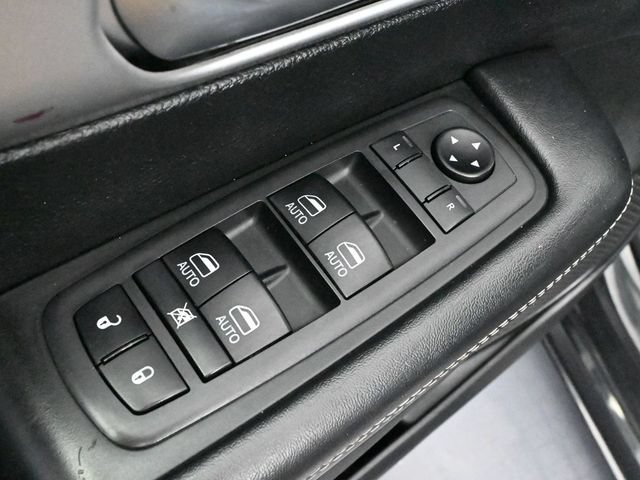 Used 2019 Chrysler Pacifica Touring-L Plus w/ Advanced Safetytec Group FWD image 21