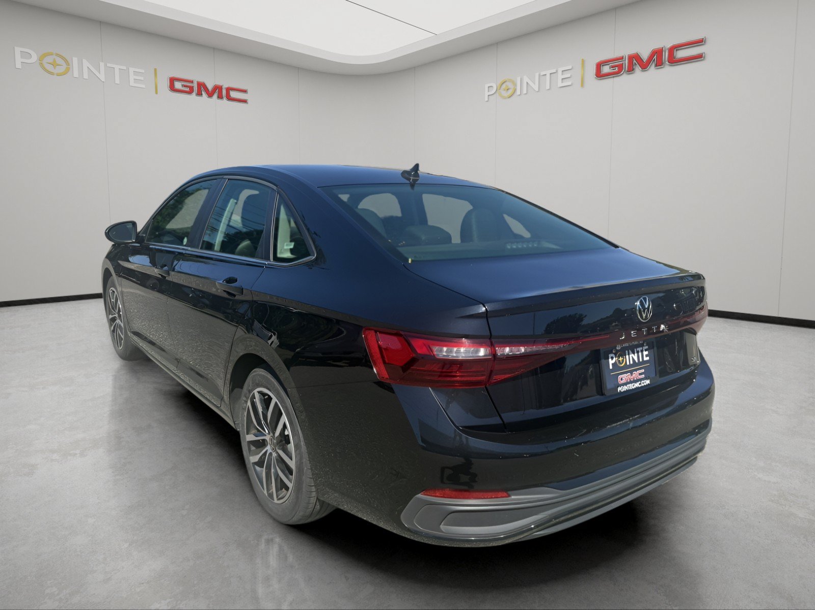 Used 2025 Volkswagen Jetta SE FWD image 5