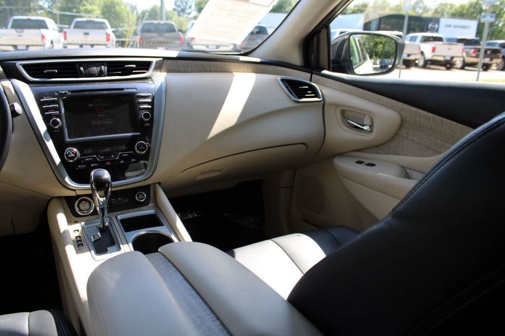 Used 2019 Nissan Murano SV w/ Cargo Package FWD image 16