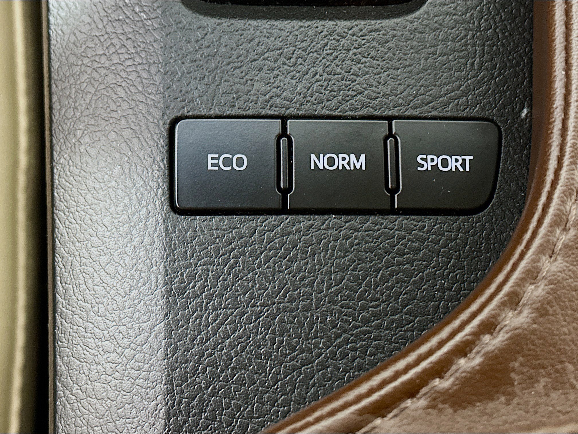Used 2015 Toyota Avalon Limited w/ Technology Package FWD image 26