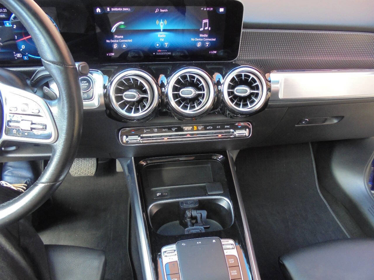 Used 2020 Mercedes-Benz GLB 250 4MATIC w/ Premium Package image 15