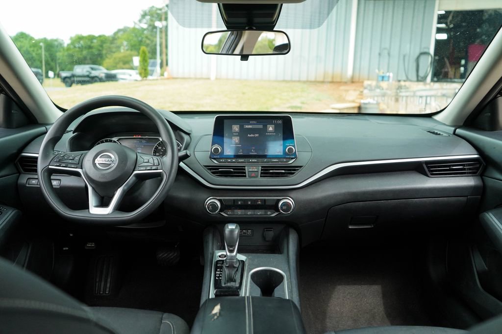 Used 2022 Nissan Altima 2.5 SV FWD image 10
